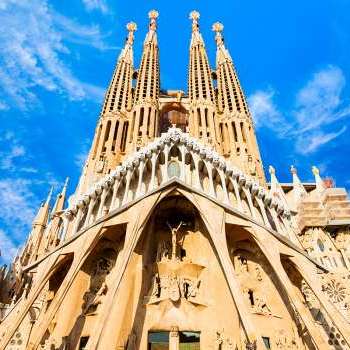 Barcellona Tickets + One-Night Hotel Stay